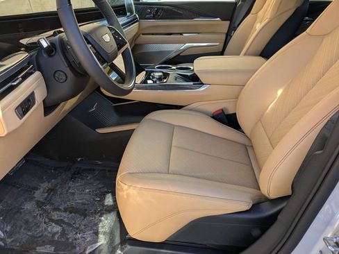 Used 2025 Cadillac Escalade IQ Sport 2 w/ LPO, ONYX Package AWD/4WD image 18