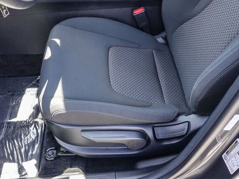 Used 2025 Kia Sportage LX FWD image 18
