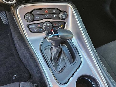 Used 2022 Dodge Challenger GT image 13