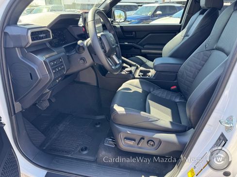Used 2025 Toyota 4Runner TRD Off-Road Premium AWD/4WD image 12