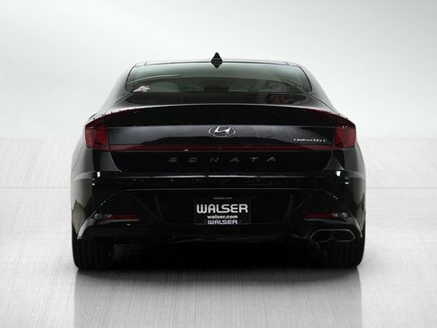 Used 2023 Hyundai Sonata Limited w/ Preferred Accessory Package image 4