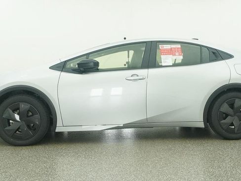 New 2026 Toyota Prius LE FWD image 2