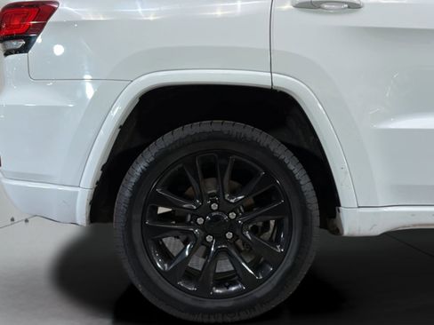 Used 2018 Jeep Grand Cherokee Altitude image 35