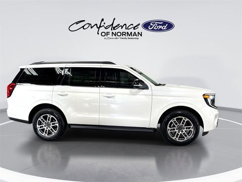 New 2026 Ford Expedition Active image 10