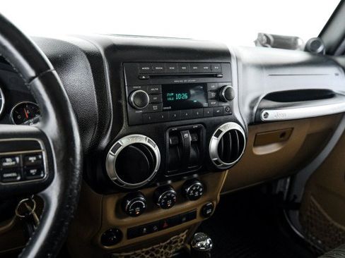 Used 2012 Jeep Wrangler Sahara AWD/4WD image 20