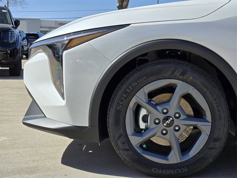 New 2026 Kia K4 LXS image 15