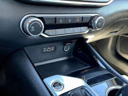 Used 2024 Nissan Altima 2.5 SV image 17