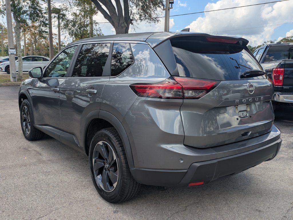 Used 2025 Nissan Rogue SV FWD image 5