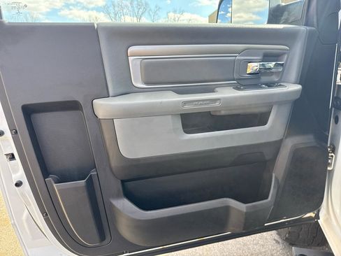 Used 2018 RAM 3500 Tradesman w/ Chrome Appearance Group AWD/4WD image 9