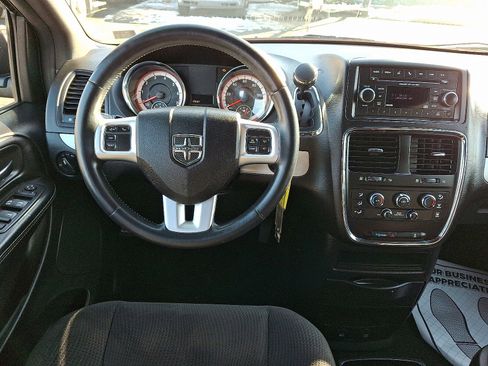 Used 2015 Dodge Grand Caravan SE w/ Quick Order Package 29E SE image 10