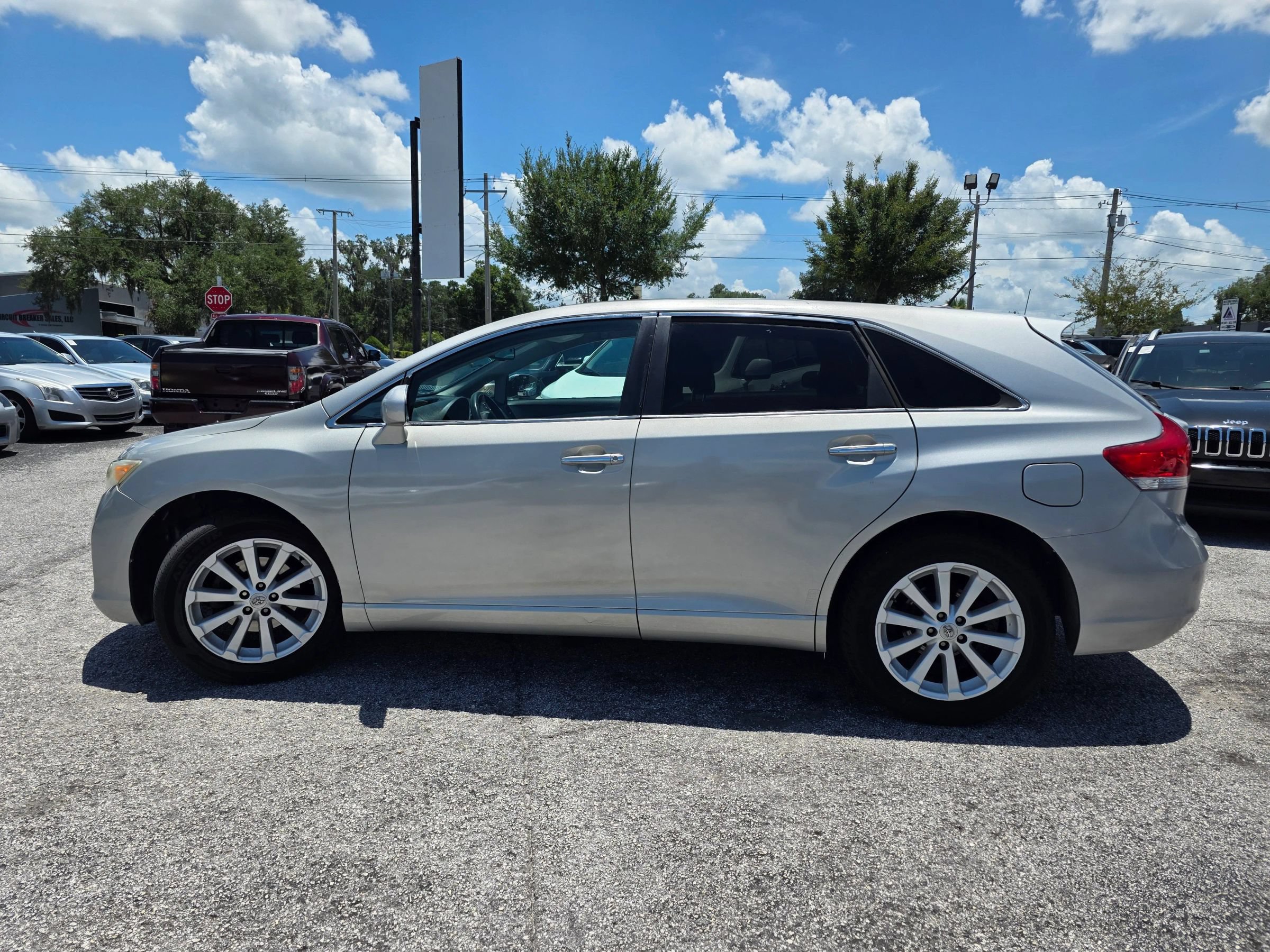 Used 2011 Toyota Venza w/ Convenience Pkg FWD image 4