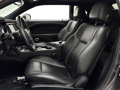 Used 2018 Dodge Challenger GT w/ Blacktop Package AWD/4WD image 15