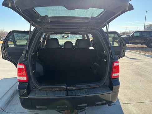 Used 2010 Ford Escape XLT image 11