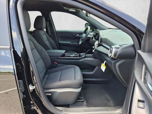 Used 2026 Chevrolet Equinox LT w/ Safety and Technology Package FWD image 21