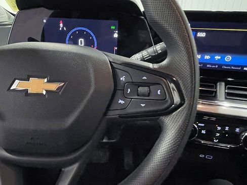 Used 2024 Chevrolet Trax LT image 32