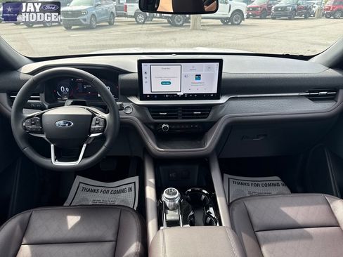 New 2026 Ford Explorer Platinum RWD image 24
