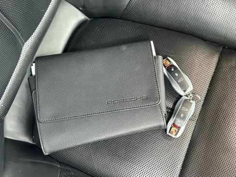 Used 2018 Porsche Cayenne Platinum Edition image 3