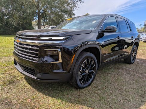 New 2026 Chevrolet Traverse LT image 8