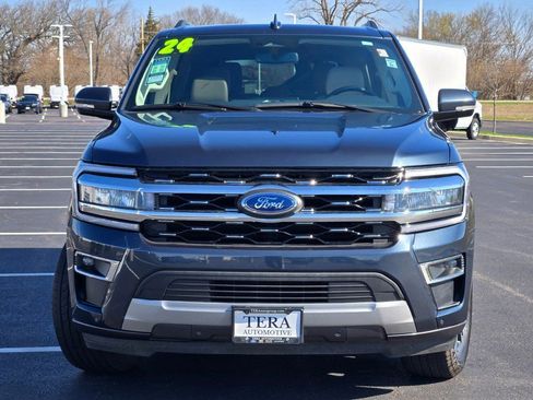Used 2024 Ford Expedition Limited AWD/4WD image 3