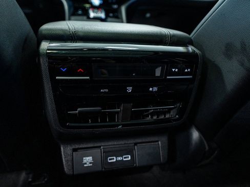 Used 2023 Acura MDX SH-AWD image 61