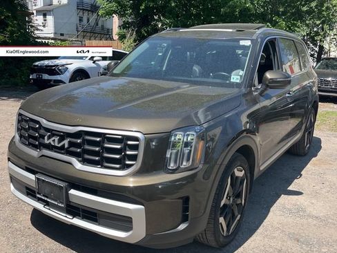 Certified 2024 Kia Telluride S w/ S Sunroof Package AWD/4WD image 1