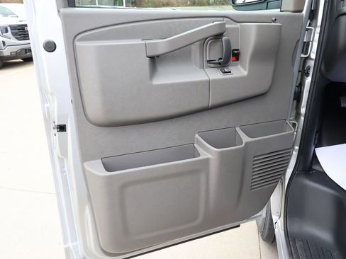New 2026 Chevrolet Express 2500 w/ Enhanced Convenience Package RWD image 11