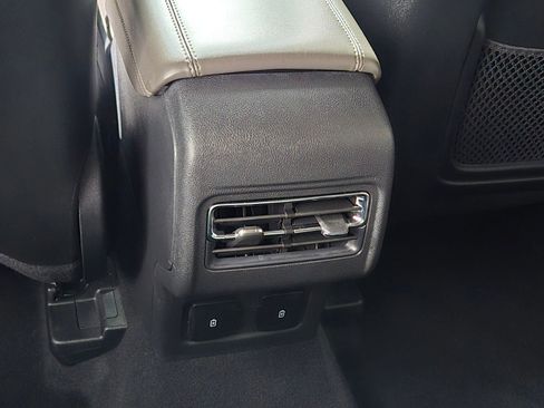 New 2026 Lincoln Corsair Premiere image 17