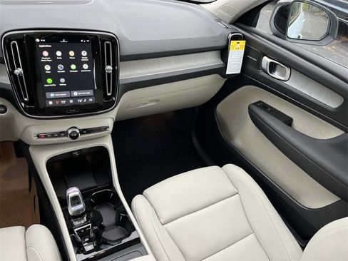 New 2026 Volvo XC40 B5 Ultra w/ Climate Package image 15