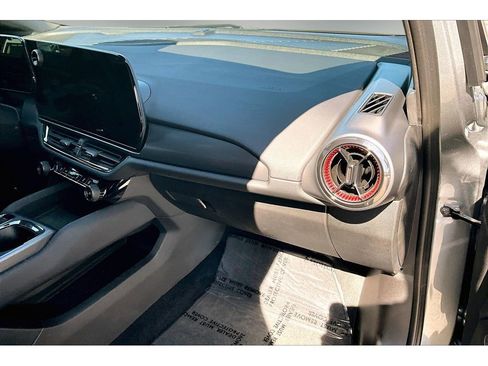 Used 2024 Chevrolet Equinox EV RS FWD image 26