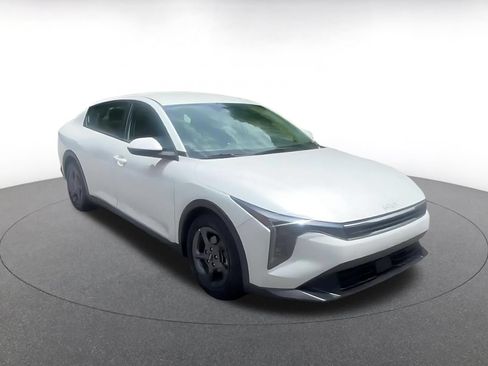 Used 2025 Kia K4 FWD image 3