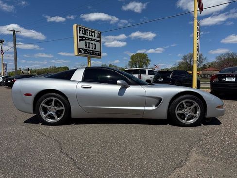 Used 2001 Chevrolet Corvette Coupe w/ Preferred Equipment Group2 RWD image 3