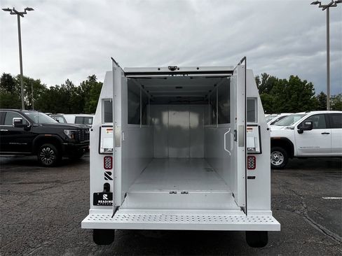 New 2025 GMC Savana 3500 1WT w/ Power Convenience Package image 5