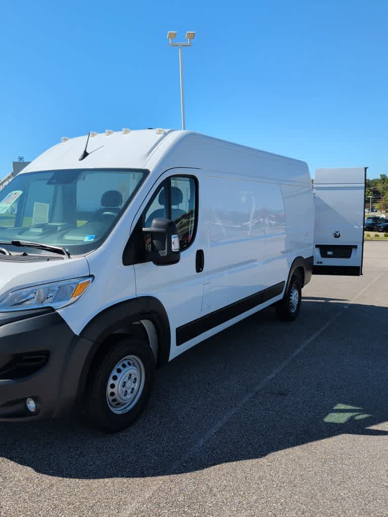 Used 2025 RAM ProMaster 2500 w/ Convenience Group FWD image 19