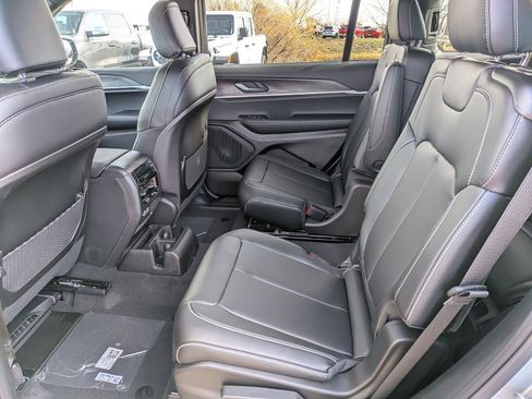 New 2025 Jeep Grand Cherokee L Limited w/ Trailer Tow Package image 33