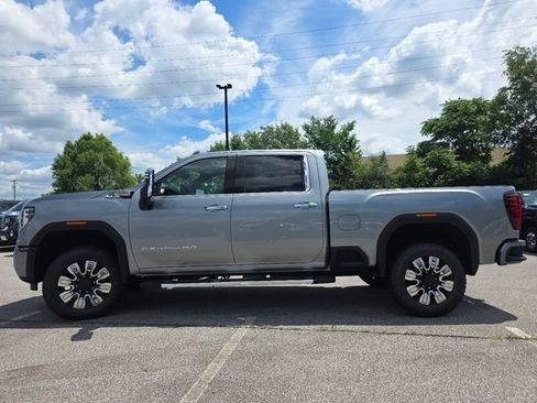New 2026 GMC Sierra 2500 Denali w/ Denali Reserve Package AWD/4WD image 14