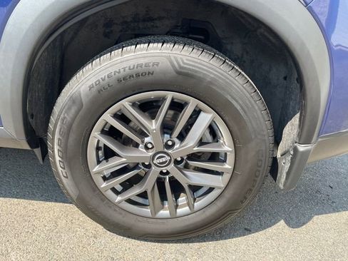 Used 2022 Nissan Rogue S image 16