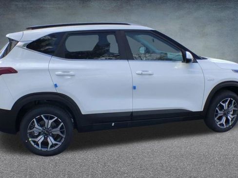 Used 2021 Kia Seltos EX image 25