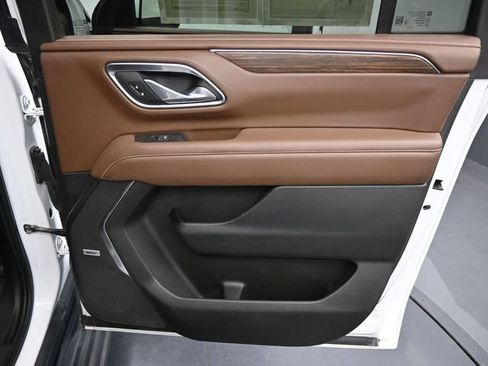 Used 2024 Chevrolet Suburban High Country w/ Max Trailering Package image 13