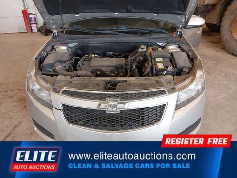 Used 2014 Chevrolet Cruze LT image 19