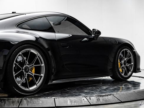 Used 2022 Porsche 911 GT3 image 17