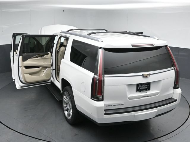 Used 2018 Cadillac Escalade ESV Premium Luxury AWD/4WD image 59