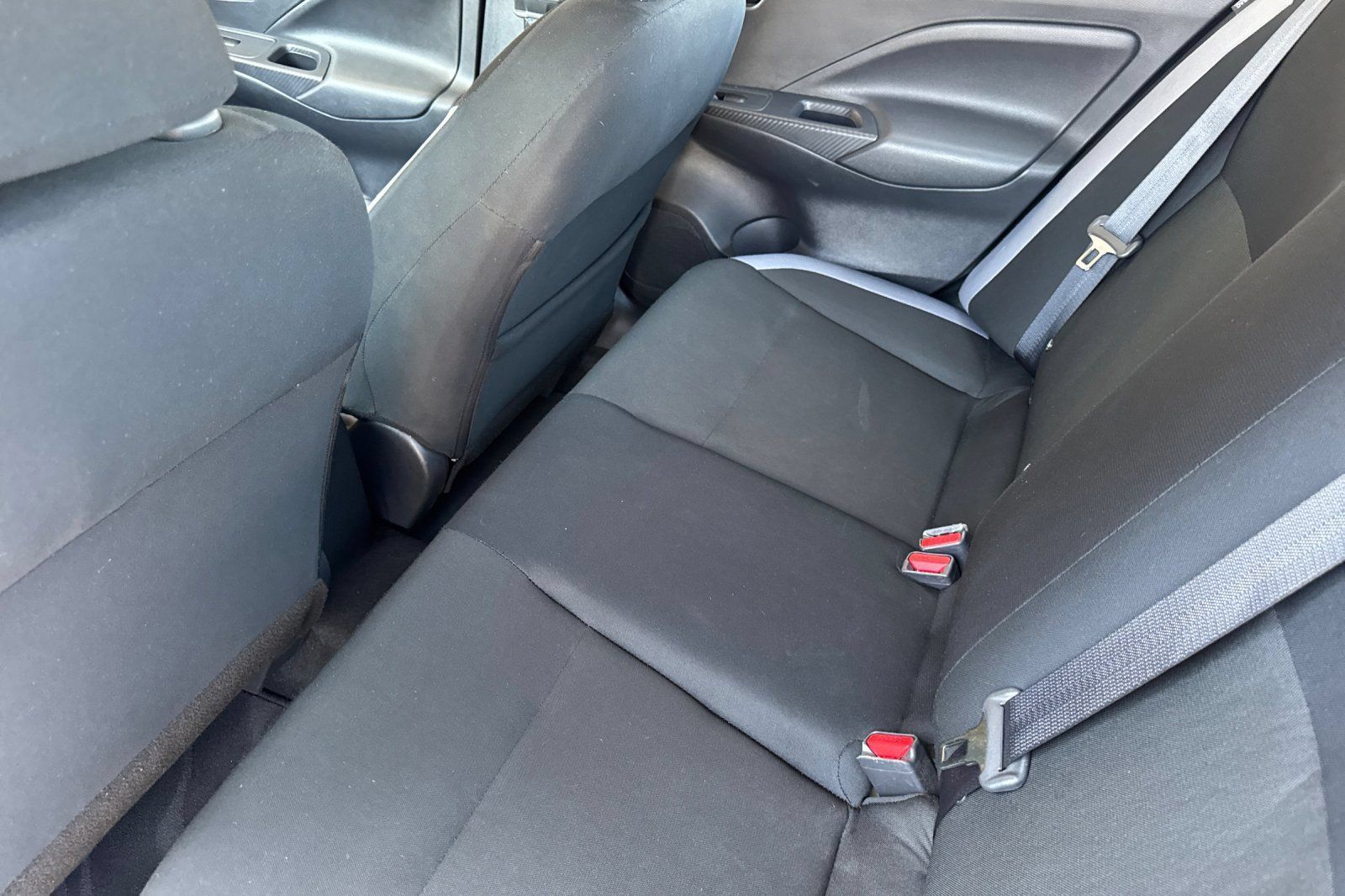 Used 2025 Nissan Versa S FWD image 12