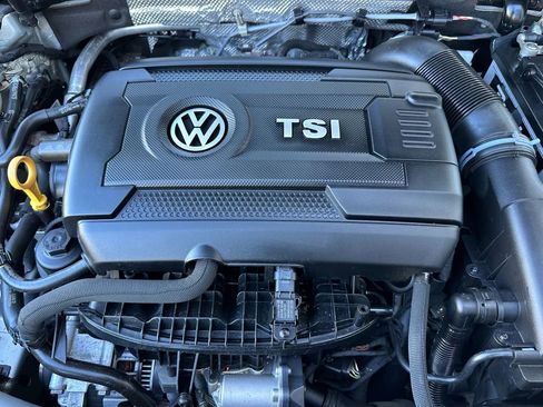Used 2017 Volkswagen Golf SEL image 26