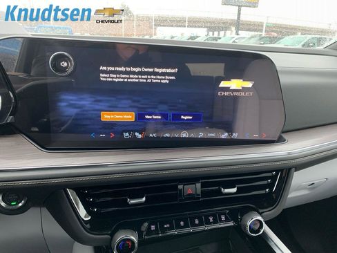 New 2026 Chevrolet Suburban Premier image 22