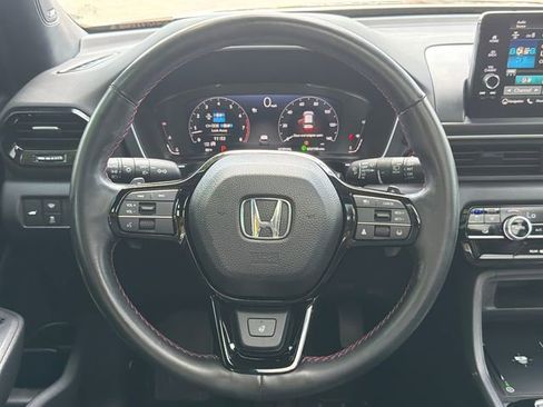 Used 2025 Honda Pilot Black Edition image 24