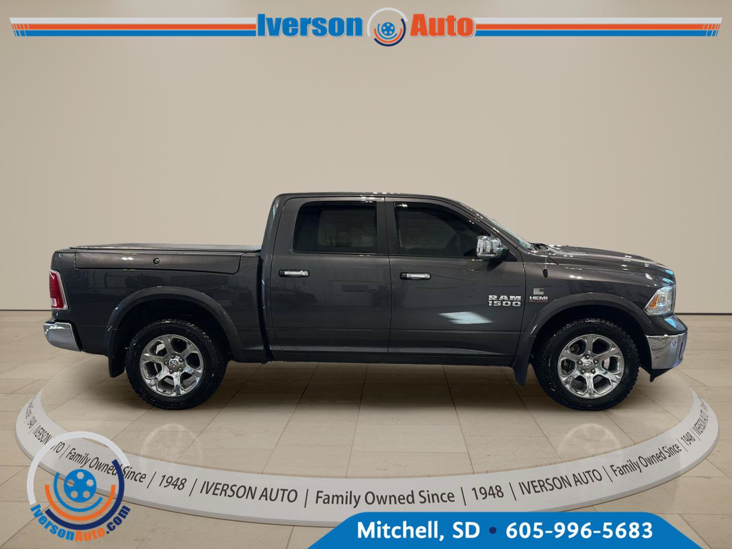 Used 2017 RAM 1500 Laramie w/ Convenience Group AWD/4WD image 8