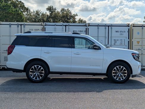 Certified 2025 Ford Expedition Platinum AWD/4WD image 4