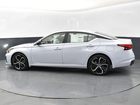 New 2025 Nissan Altima 2.5 SR image 5