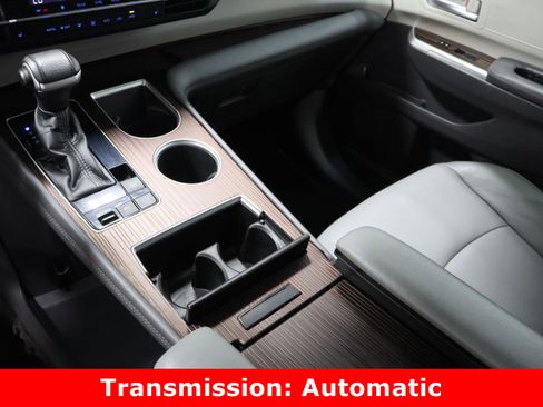 Certified 2021 Toyota Sienna XLE image 17