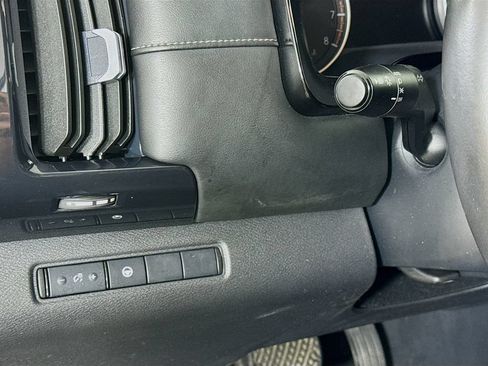 Used 2024 Nissan Pathfinder SV FWD image 10
